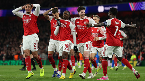 Arsenal thắng đấy, nhưng cũng lo đấy!